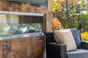 10485 Grubbs Rd, Pittsburgh, PA 15090 - Photo 16