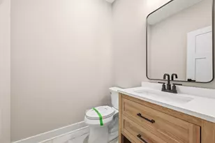 1065 Skyline Dr, Cecil, PA 15317 - Photo 18