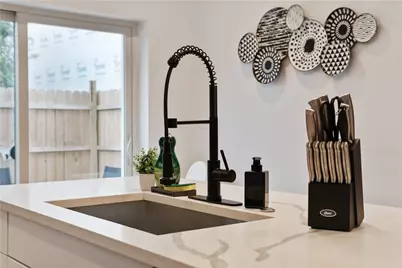 1240 Butterfield Way, Pittsburgh, PA 15212 - Photo 14