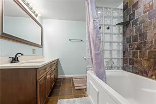 4712 Carriage Dr, Pittsburgh, PA 15236 - Photo 16