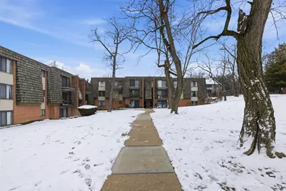 511 Forest Green Dr, Moon/Crescent Twp, PA 15108 - Photo 2