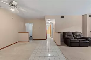 420 S Aiken Ave, Pittsburgh, PA 15232 - Photo 2