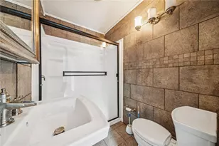 1309 Penhurst Dr, Elizabeth Twp/Boro, PA 15135 - Photo 12