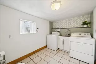 139 N Diamond St, Mt Pleasant Boro, PA 15666 - Photo 26