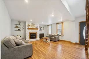 139 N Diamond St, Mt Pleasant Boro, PA 15666 - Photo 6