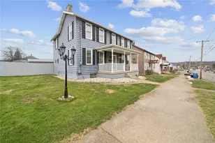 139 N Diamond St, Mt Pleasant Boro, PA 15666 - Photo 2