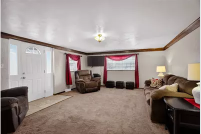 1011 Franklin St, Penn Twp, PA 15636 - Photo 8