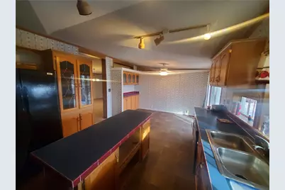 1102 Ross Ave, Manor Township, PA 16226 - Photo 6