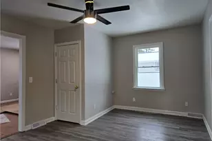 3517 W 3rd Ave, West Mayfield, PA 15010 - Photo 8