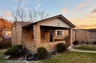 729 De Haviland Dr, Pittsburgh, PA 15239 - Photo 2