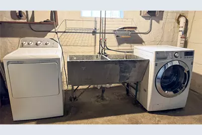 1601 Aurelius St, Pittsburgh, PA 15218 - Photo 18