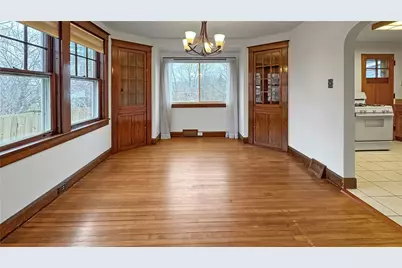 1601 Aurelius St, Pittsburgh, PA 15218 - Photo 12