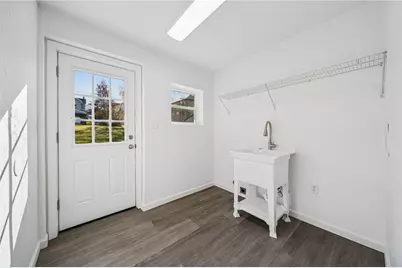 406 Church St #408, Sewickley Township, PA 15637 - Photo 8