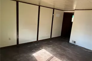 1736 Cecil St, Pittsburgh, PA 15215 - Photo 4