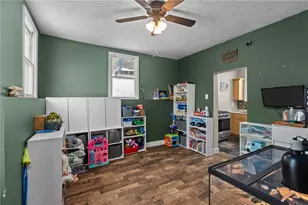 325 E Grant St, Houston, PA 15342 - Photo 18