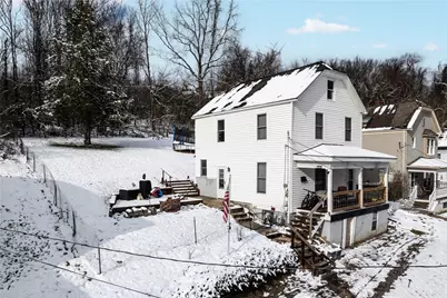 325 E Grant St, Houston, PA 15342 - Photo 2