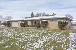 4701 Doverdell Dr, Pittsburgh, PA 15236 - Photo 32