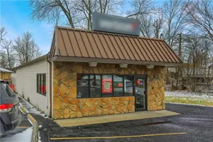 1909 E Washington St, Shenango Township, PA 16101 - Photo 1