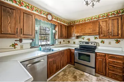 513 Dougherty Ave, Sharon, PA 16146 - Photo 10