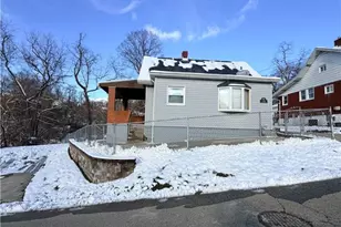 1169 Leaside Dr, Pittsburgh, PA 15207 - Photo 2