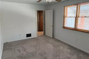 1169 Leaside Dr, Pittsburgh, PA 15207 - Photo 16