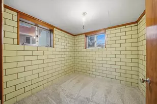 1911 McLean St, Aliquippa, PA 15001 - Photo 12