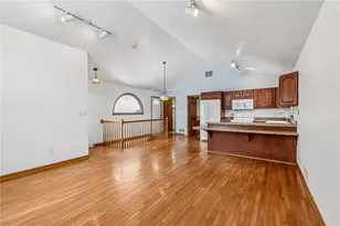 212 Pine St, Zelienople, PA 16063 - Photo 8