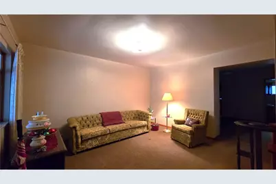 225 McKinley Avenue, Vandergrift, PA 15629 - Photo 2