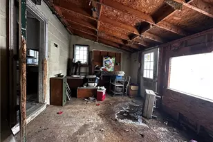 243 Grant St, Washington, PA 16323 - Photo 14