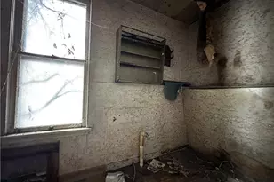 243 Grant St, Washington, PA 16323 - Photo 8