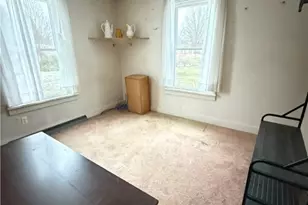 201 Fairway Ln, Penn Township, PA 16002 - Photo 10