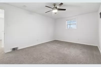 5843 Wilson Dr, Bethel Park, PA 15102 - Photo 18