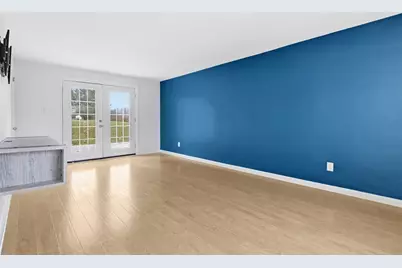 5843 Wilson Dr, Bethel Park, PA 15102 - Photo 4