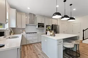 422 Millstone Ln, Jefferson Hills, PA 15332 - Photo 4