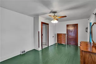 224 S 4th St, Youngwood, PA 15697 - Photo 12