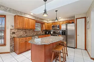 14 Autumnwood Ct, Pittsburgh, PA 15239 - Photo 6