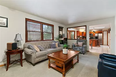 14 Autumnwood Ct, Pittsburgh, PA 15239 - Photo 2