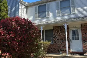 934 Lynwood Ct, Cranberry Township, PA 16066 - Photo 2