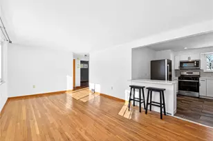 138 Peters Dr, Pittsburgh, PA 15116 - Photo 2