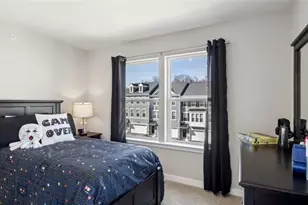 695 Olivia St, Collier Township, PA 15205 - Photo 6