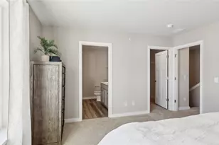 695 Olivia St, Collier Township, PA 15205 - Photo 4