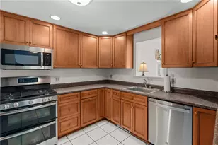 8470 Coventry Dr, Pittsburgh, PA 15101 - Photo 10