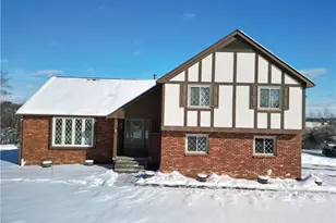 39 Adrian Dr, Hempfield Township, PA 15601 - Photo 1