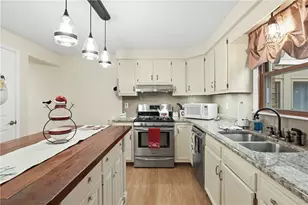 132 Skyview Dr, Penn Twp, PA 15644 - Photo 8