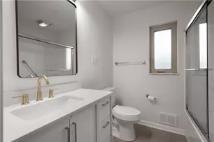 126 Woodhall Dr, Pittsburgh, PA 15236 - Photo 14