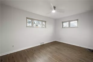 126 Woodhall Dr, Pittsburgh, PA 15236 - Photo 12