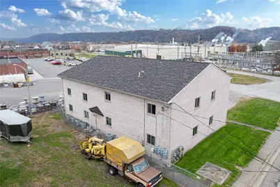 2204 Constitution Blvd, New Kensington, PA 15068 - Photo 8