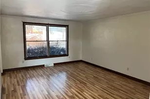 1014 Jefferson Ave, Jeannette, PA 15644 - Photo 2