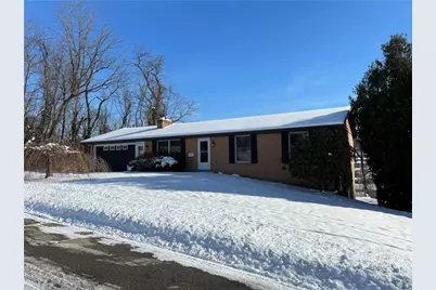 1014 Jefferson Ave, Jeannette, PA 15644 - Photo 2