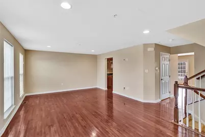 505 Fairgate Dr, Pine Township, PA 15090 - Photo 4